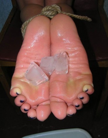 ice foot torture