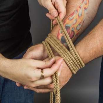 rope handcuffs tutorial