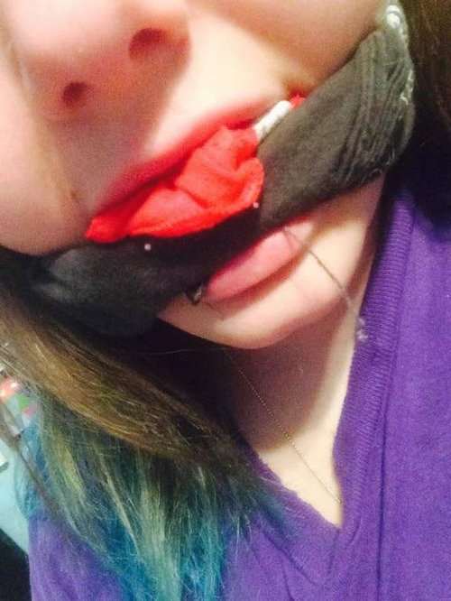 self gagged girl