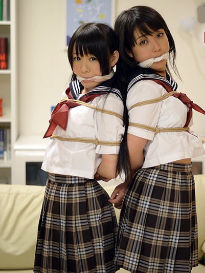 Japanese schoolgirls bondage